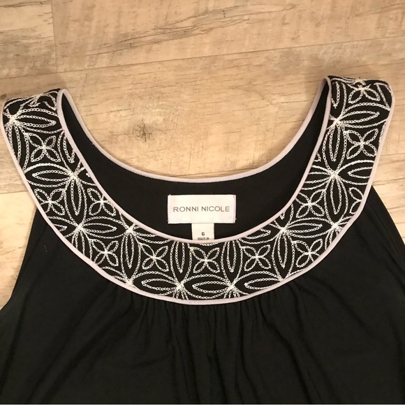 Ronni Nicole LBD size 6 - Picture 3 of 6